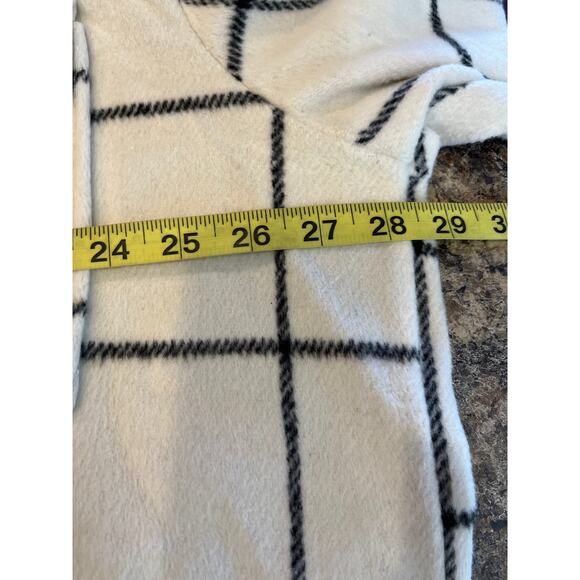 Miou Muse Medium Oversized Ivory with Black Grid Design Flannel Shacket - Picture 7 of 8